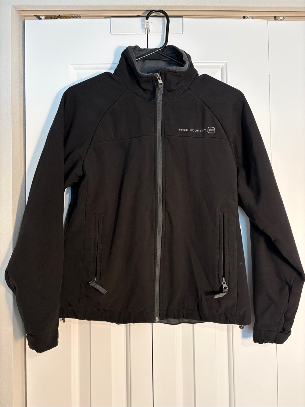Free Country Women’s Black Lightweight Softshell Jacket